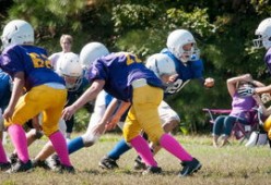 爱游戏体育在线赛事-世界青少年羽毛球邀请赛掀起“羽毛狂潮”